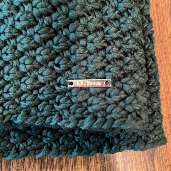 LL Bean Women’s Wicked Cozy Knit Scarf - Picture 2 of 7
